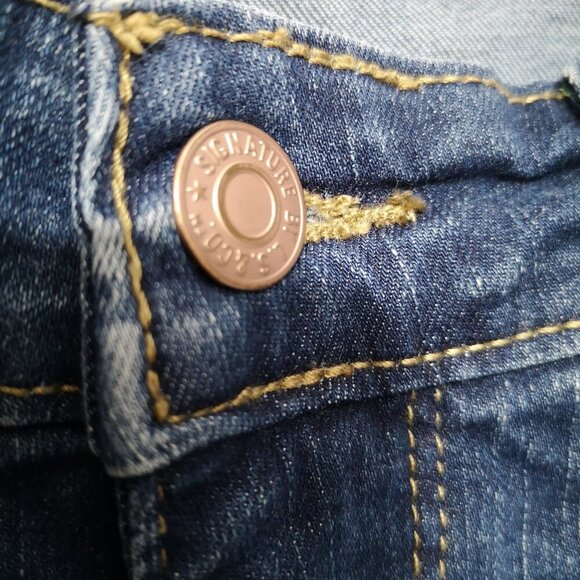 Signature Levi Strauss Gold Ladies Totally Shaping Bootcut Medium Wash Jeans - Picture 7 of 12